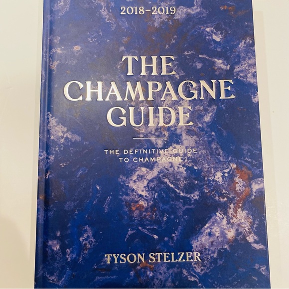 THE CHAMPAGNE GUIDE The Definitive Guide to Champagne 2018-2019 -Tyson Steltzer - Picture 8 of 11